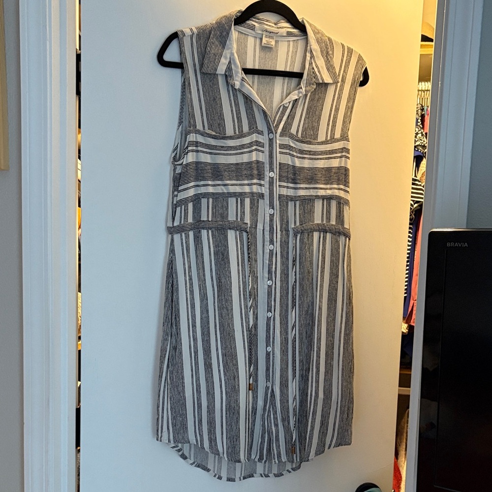 Passport Black and White Striped Sleeveless Button-Down Dress/Tunic